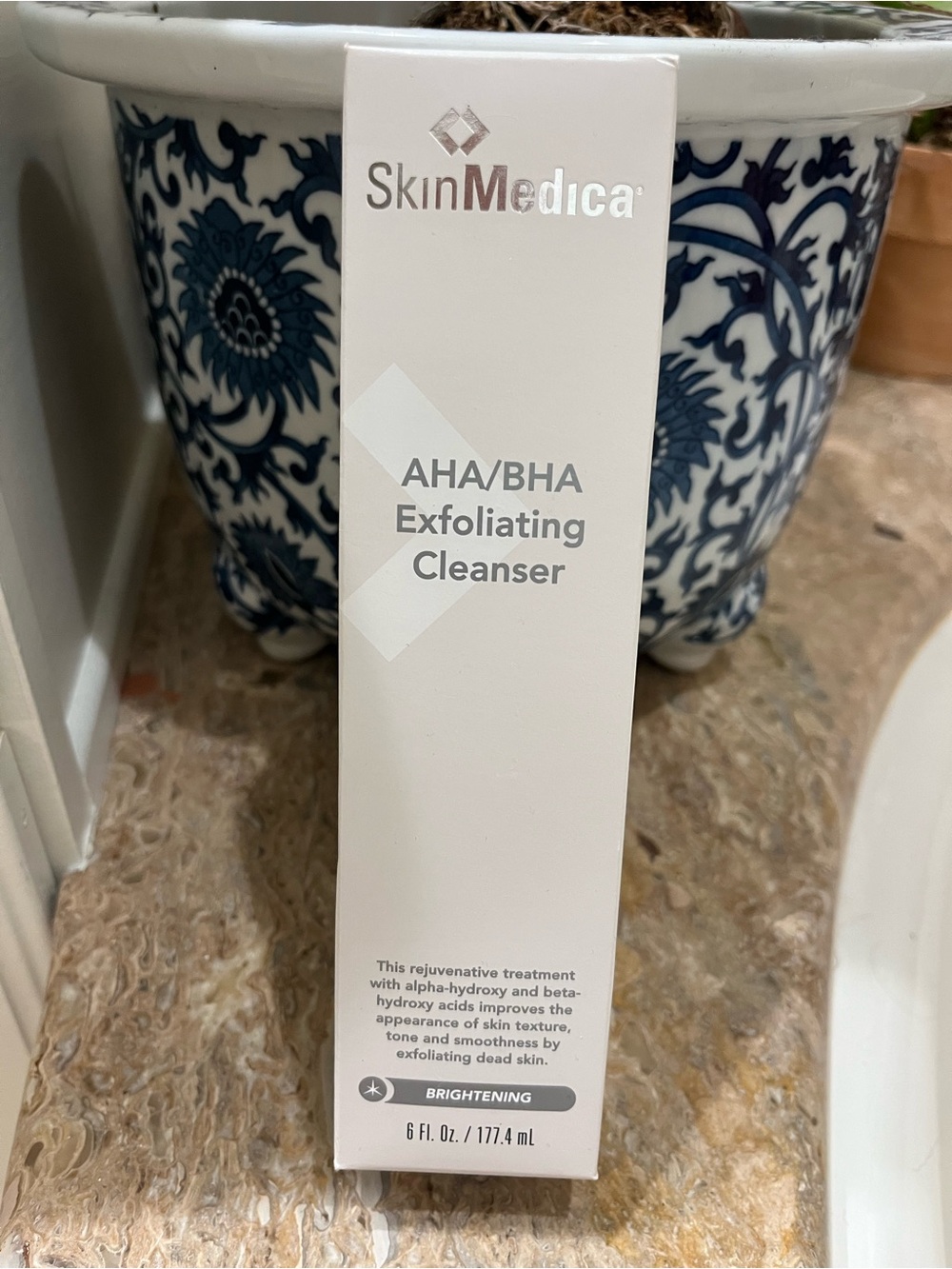 SkinMedica AHA/BHA Exfoliating Cleanser - White